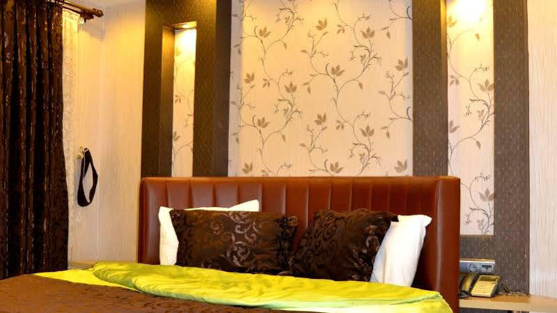 Grand Hotel Ван Экстерьер фото